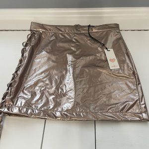 Ontwelfth Metallic Skirt